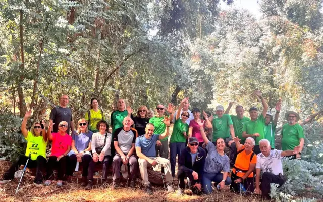 Senderistas del Patronato Municipal de Deportes de Puertollano en la ruta por la chorrera de Ventillas